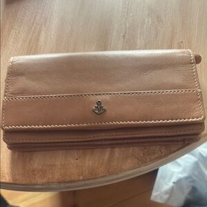 Anchor Emblem Tan Women's Clutch